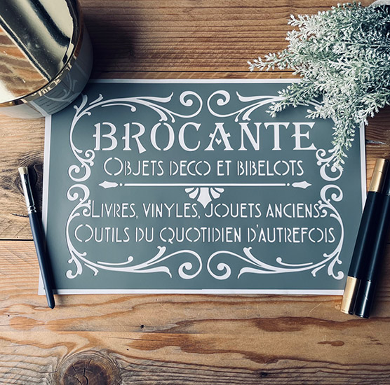 Pochoir Adhésif Style Vintage en PVC, Motif Médaillon Brocante, 30 x 20 cm