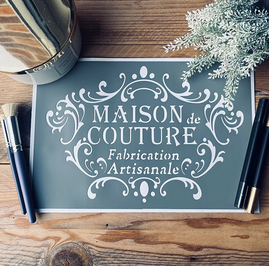 Pochoir Adhésif en PVC, Médaillon "Maison de Couture", 30 x 20 cm.