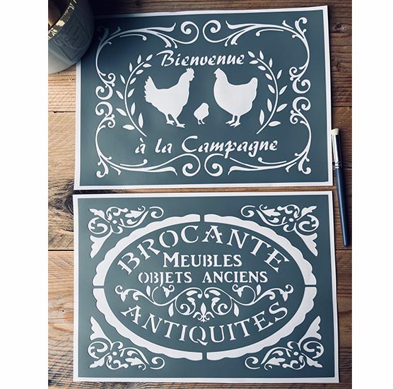 Lot de 2 Pochoirs Adhésifs en PVC Souple, Style Vintage Brocante & Bienvenue, 30 x 20 cm